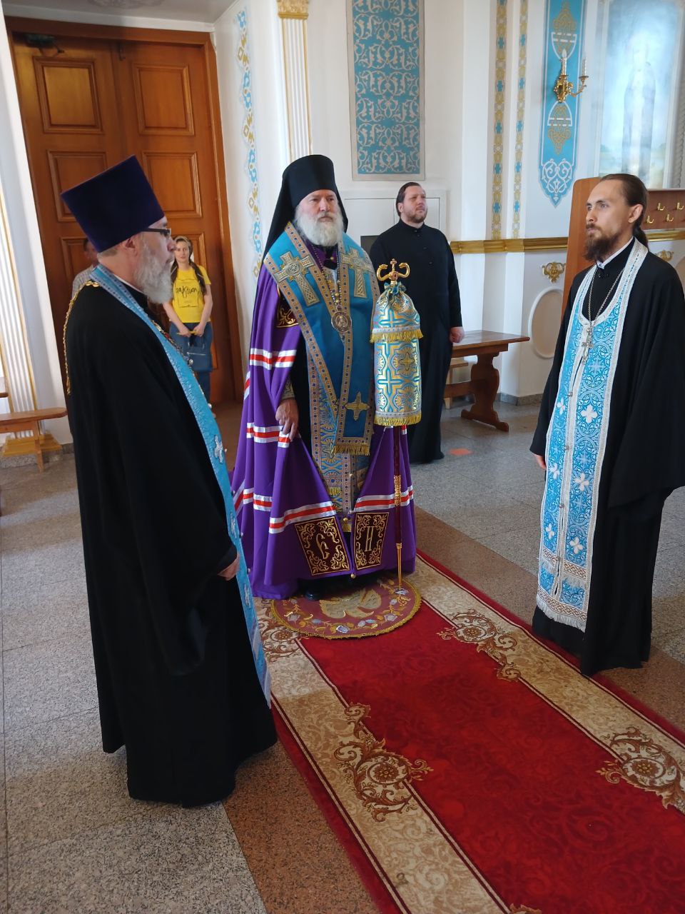 В последнюю субботу августа епископ Игнатий совершил всенощное бдение в Никольском соборе Актюбинска