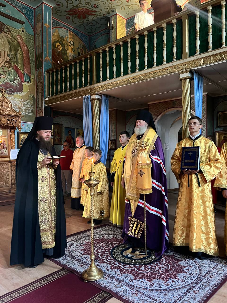 Епископ Игнатий возглавил вечернее богослужение на архиерейском подворье в Алматинской области