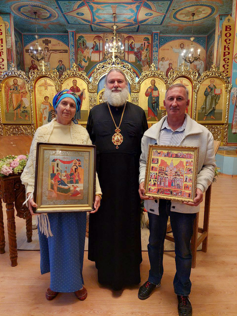 Епископ Игнатий поздравил с 40-летием супружеской жизни супругов — прихожан Покровского храма города Есик