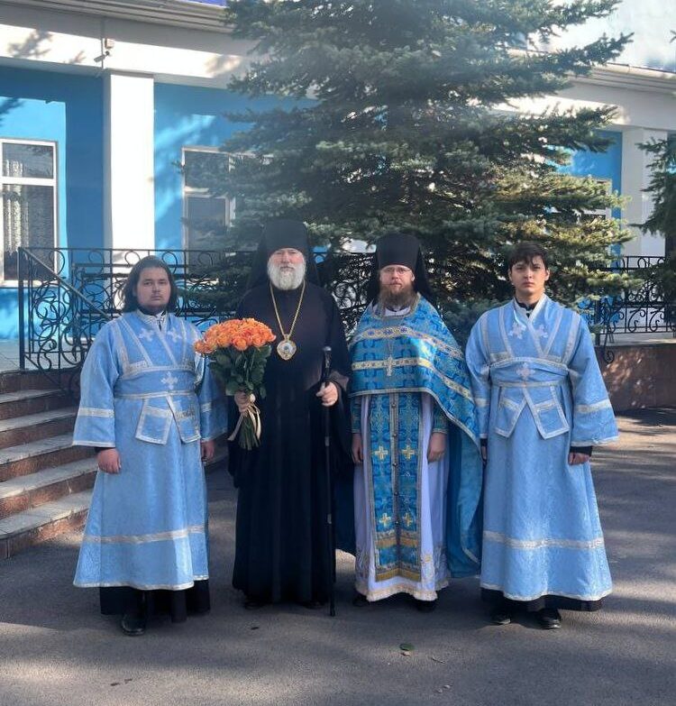 Покровский храм города Есик молитвенно отпраздновал престольный праздник