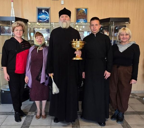 Епископ Игнатий посетил и освятил здание центральной библиотеки города Байконур