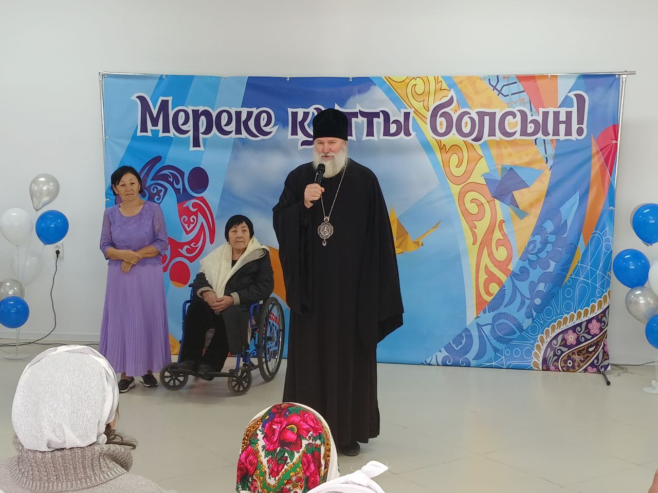 В Родниковке прошел концерт в День пожилого человека