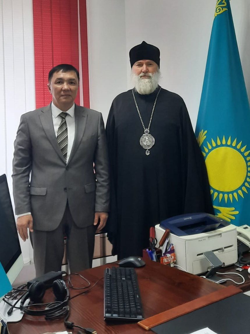 Состоялась встреча епископа Игнатия с руководителем отдела по делам религий Актюбинской области