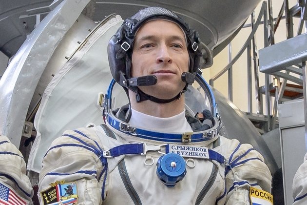 Поздравление из космоса с днем памяти священноисповедника Николая Алма-Атинского от космонавта-испытателя С.Н. Рыжиков