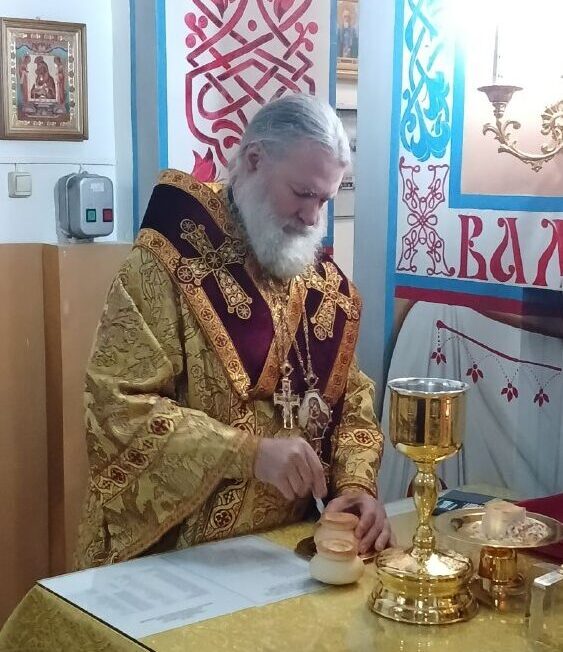 В первое воскресенье Рождественского поста епископ Игнатий совершил воскресную Литургию