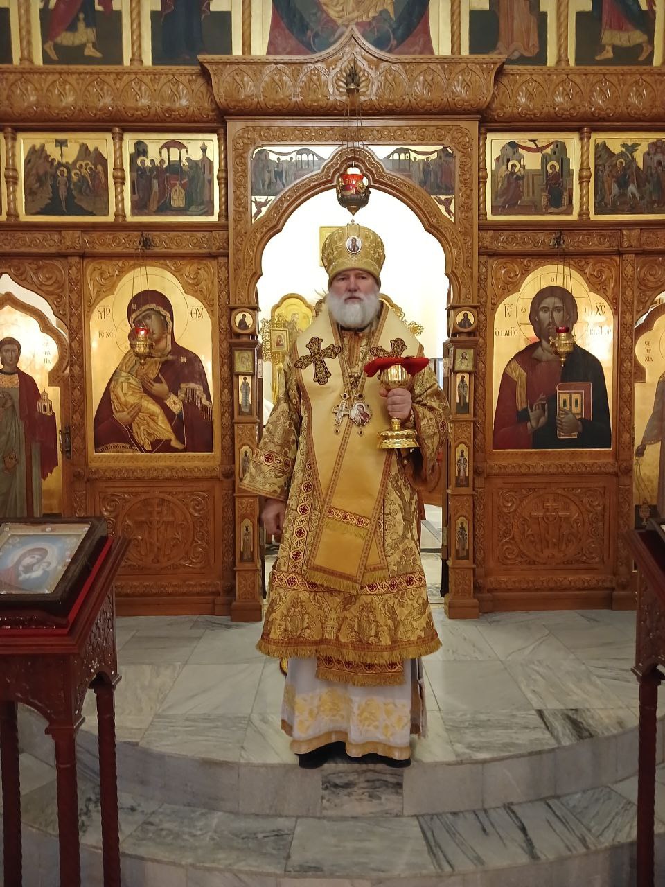 Епископ Игнатий совершил раннюю Божественную литургию в Свято-Георгиевском храме Байконура