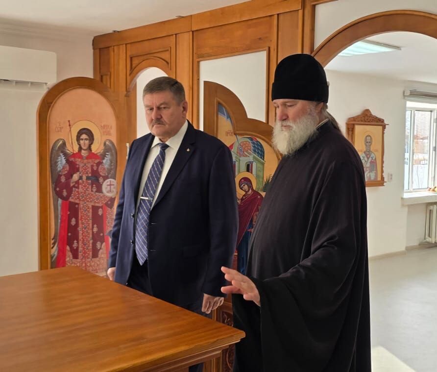 В Байконуре прошла встреча епископа Игнатия с мэром города Бусыгиным К.Д.