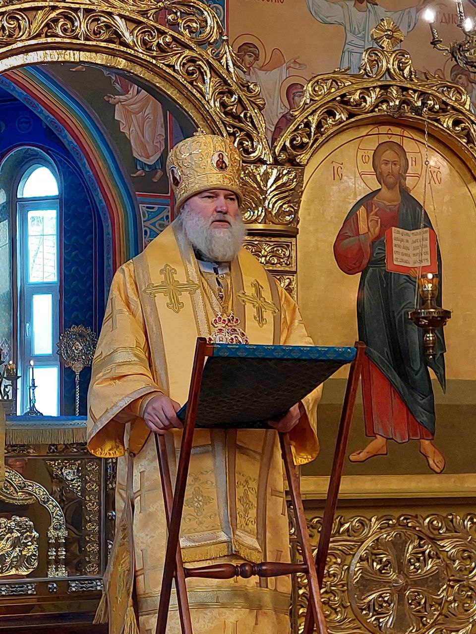 Епископ Игнатий совершил Литургию воскресного дня в Покровском храме города Иссык