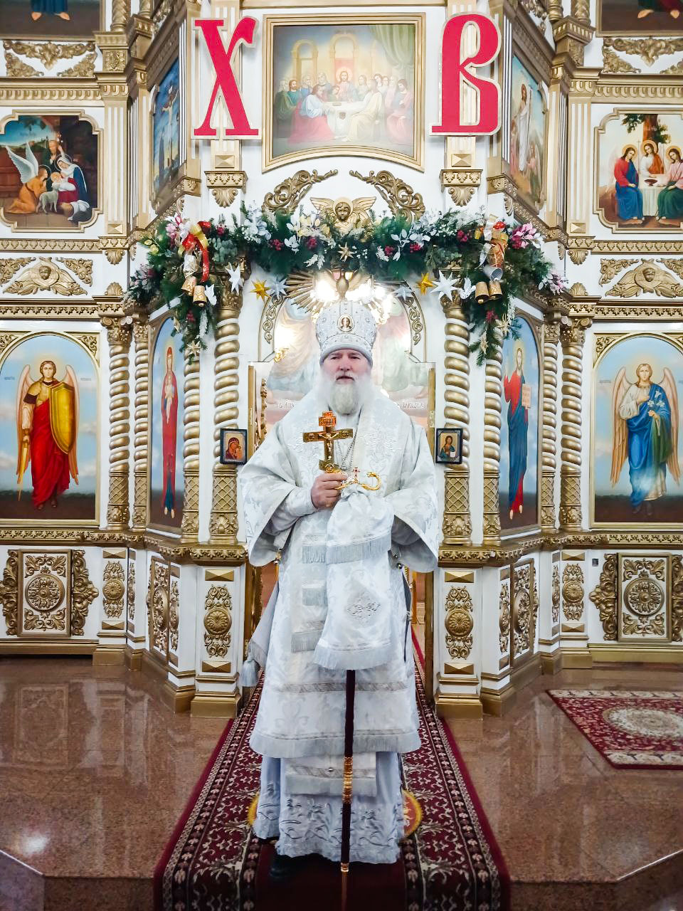 В воскресный день по Рождестве Христовом епископ Игнатий совершил Божественную литургию в Никольском соборе Актюбинска