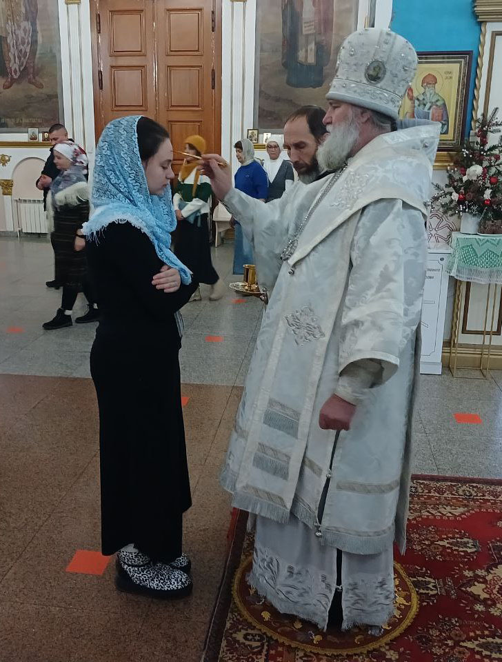 Епископ Игнатий совершил всенощное бдение накануне воскресного дня в главном храме Актобе