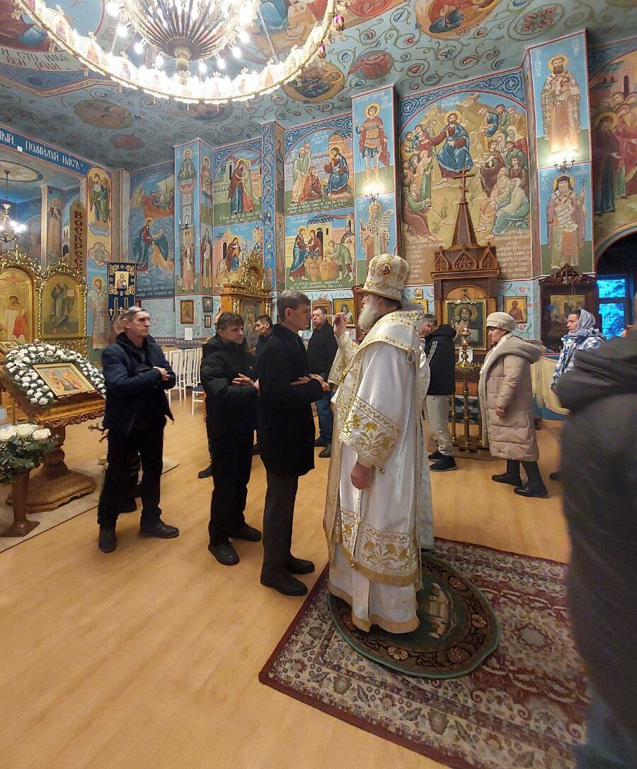 Епископ Игнатий совершил всенощное бдение на праздник Богоявления в Покровском храме города Иссык