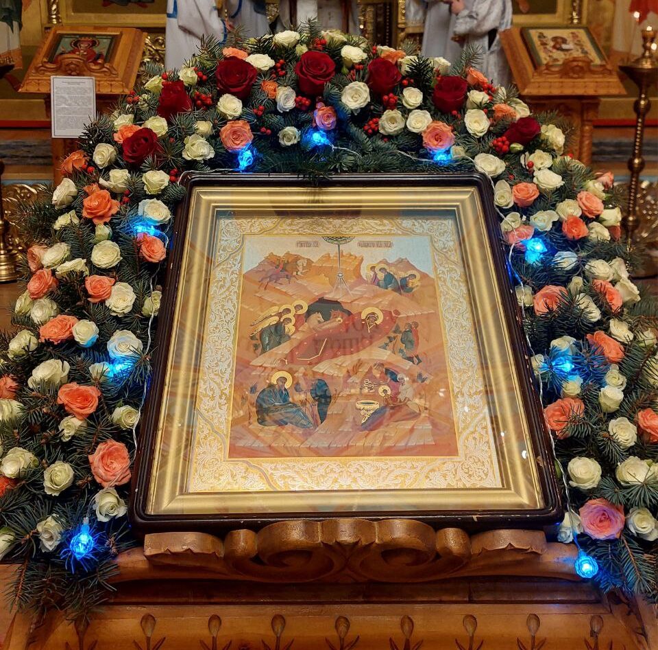 На подворье Актюбинской епархии в городе Иссык встретили праздник Рождества Христова ночной Литургией