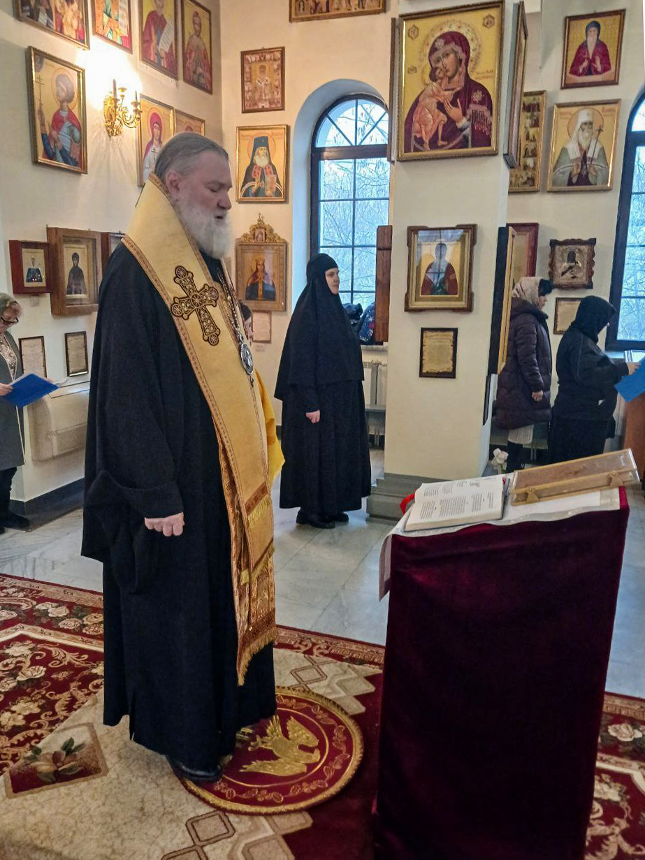 В храме святого Георгия Победоносца епископ Игнатий совершил молебен с акафистом святому великомученику