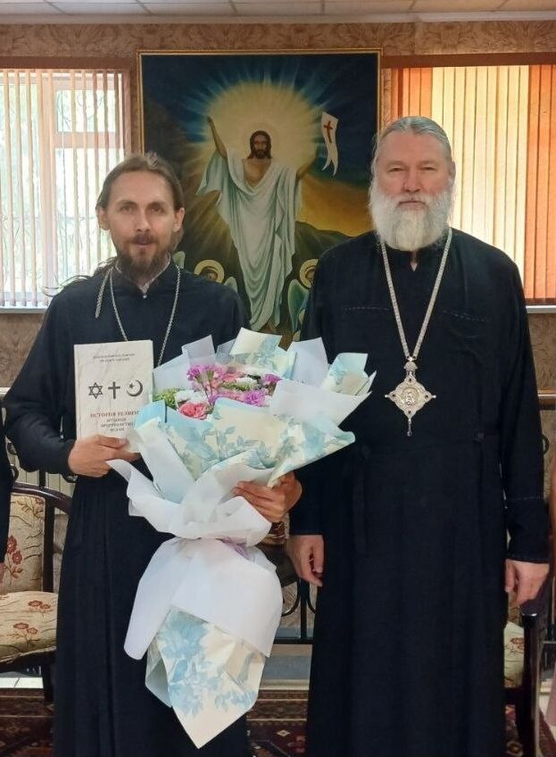 Епископ Игнатий поздравил с днем рождения ключаря Никольского собора города Актюбинска
